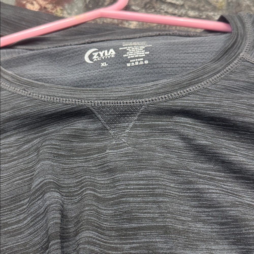 ZYIA Active Black/Charcoal XL Long Sleeve Shirt.